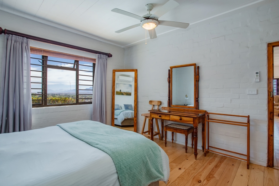 4 Bedroom Property for Sale in Bertville Western Cape